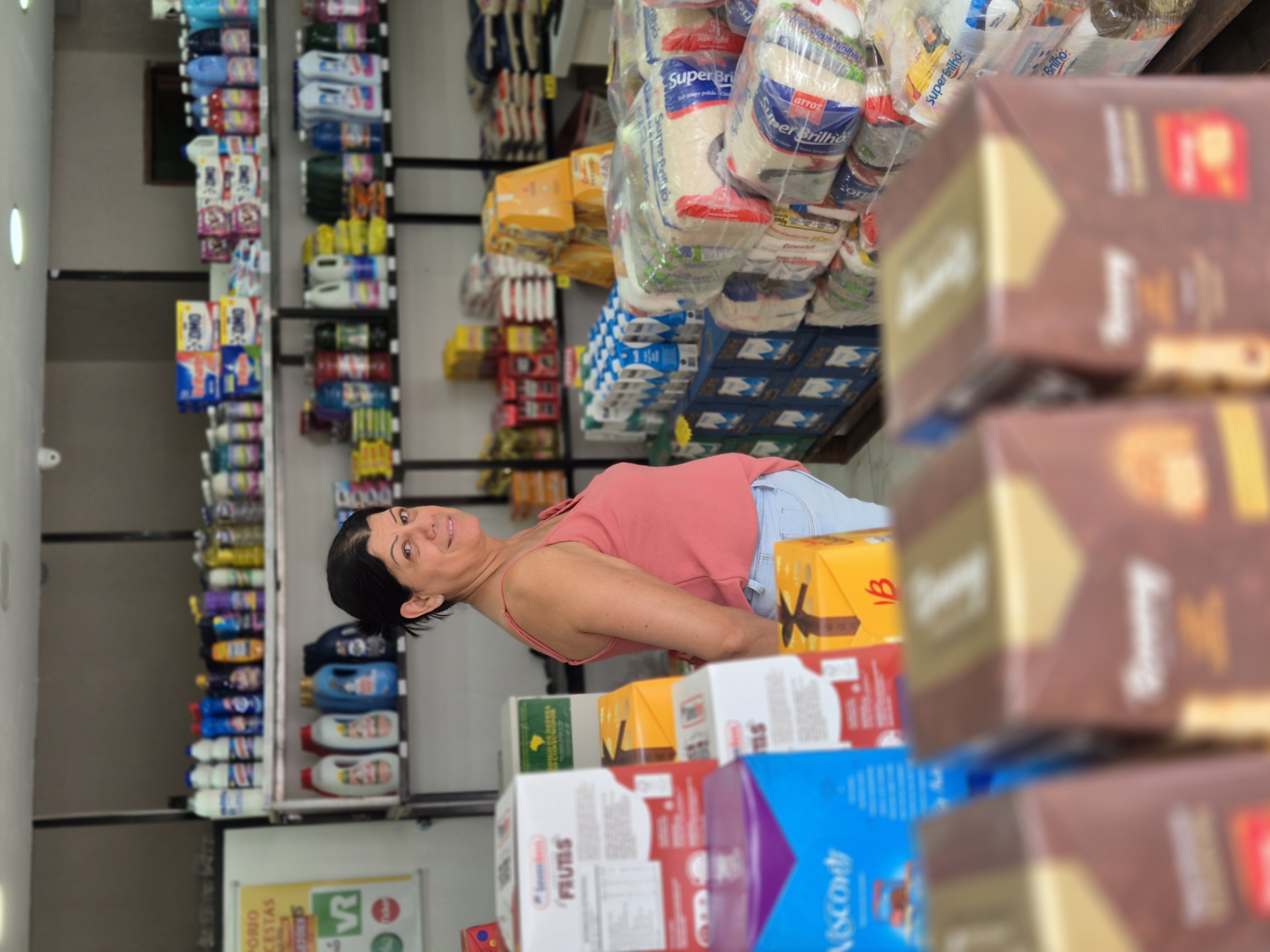 Atendimento próximo na loja Empório das Cestas